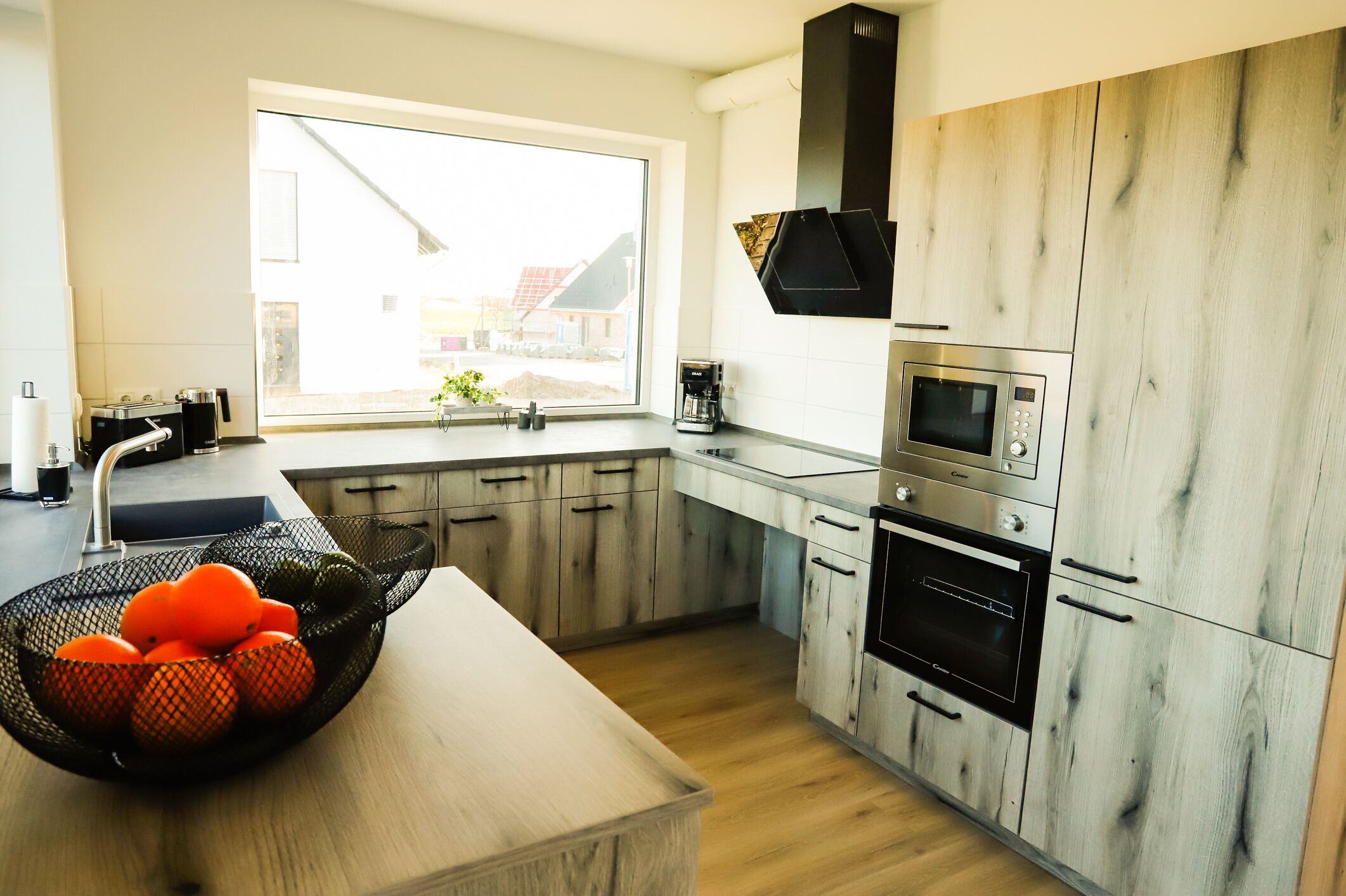 Microondas, horno, parrilla de estufa y lavavajillas 