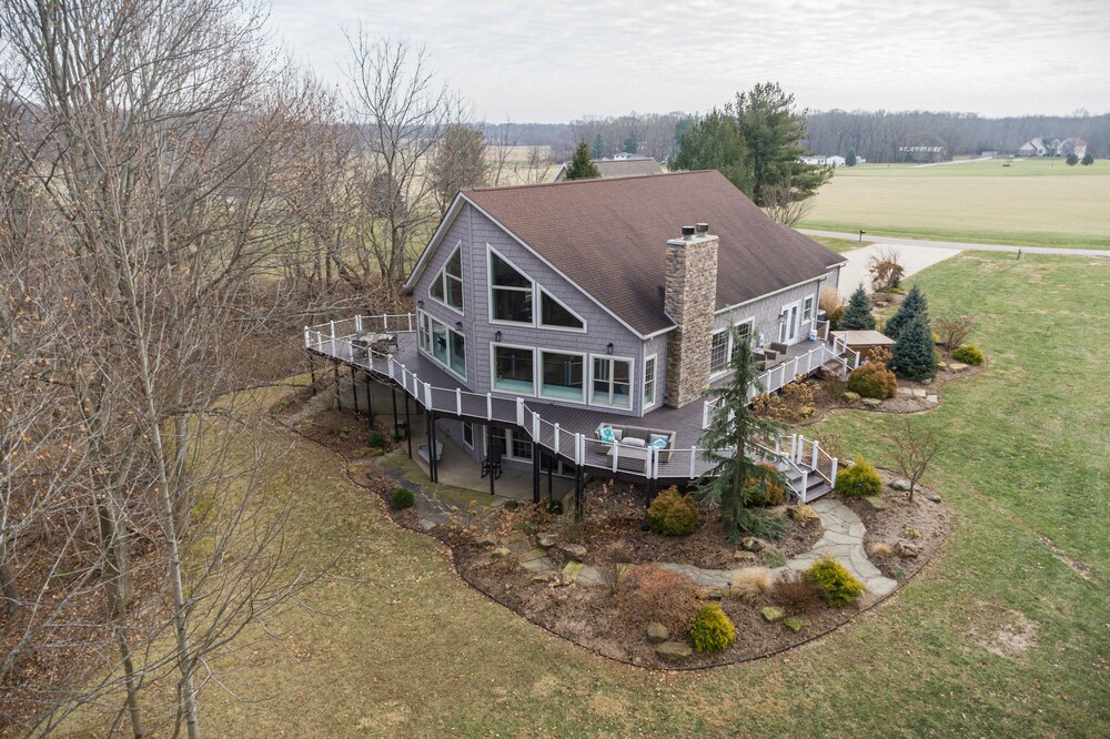 A Luxury Family Mill Creek Lake Retreat