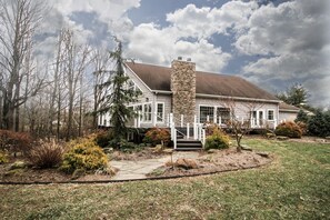 Exterior - A Luxury Family Mill Creek Lake Retreat (Marshall)