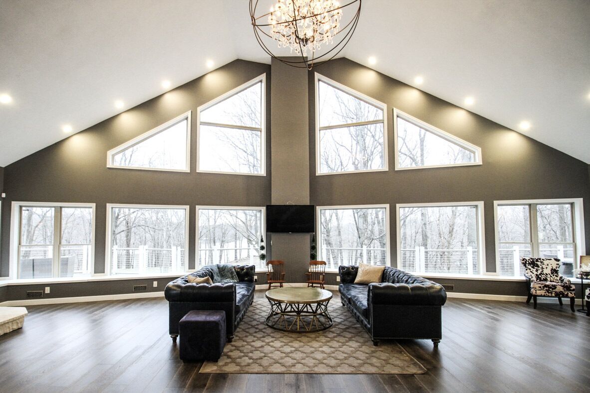 Smart TV, fireplace, books, offices