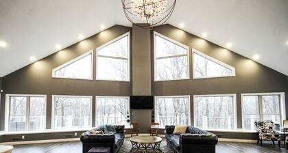 A Luxury Family Mill Creek Lake Retreat