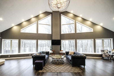 A Luxury Family Mill Creek Lake Retreat