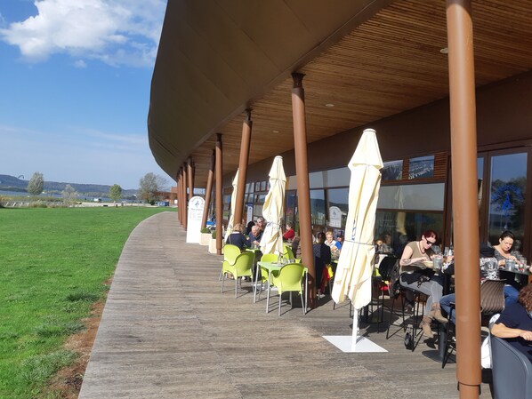 Restauration en plein air