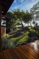 Casa dos Ipes | Garden view