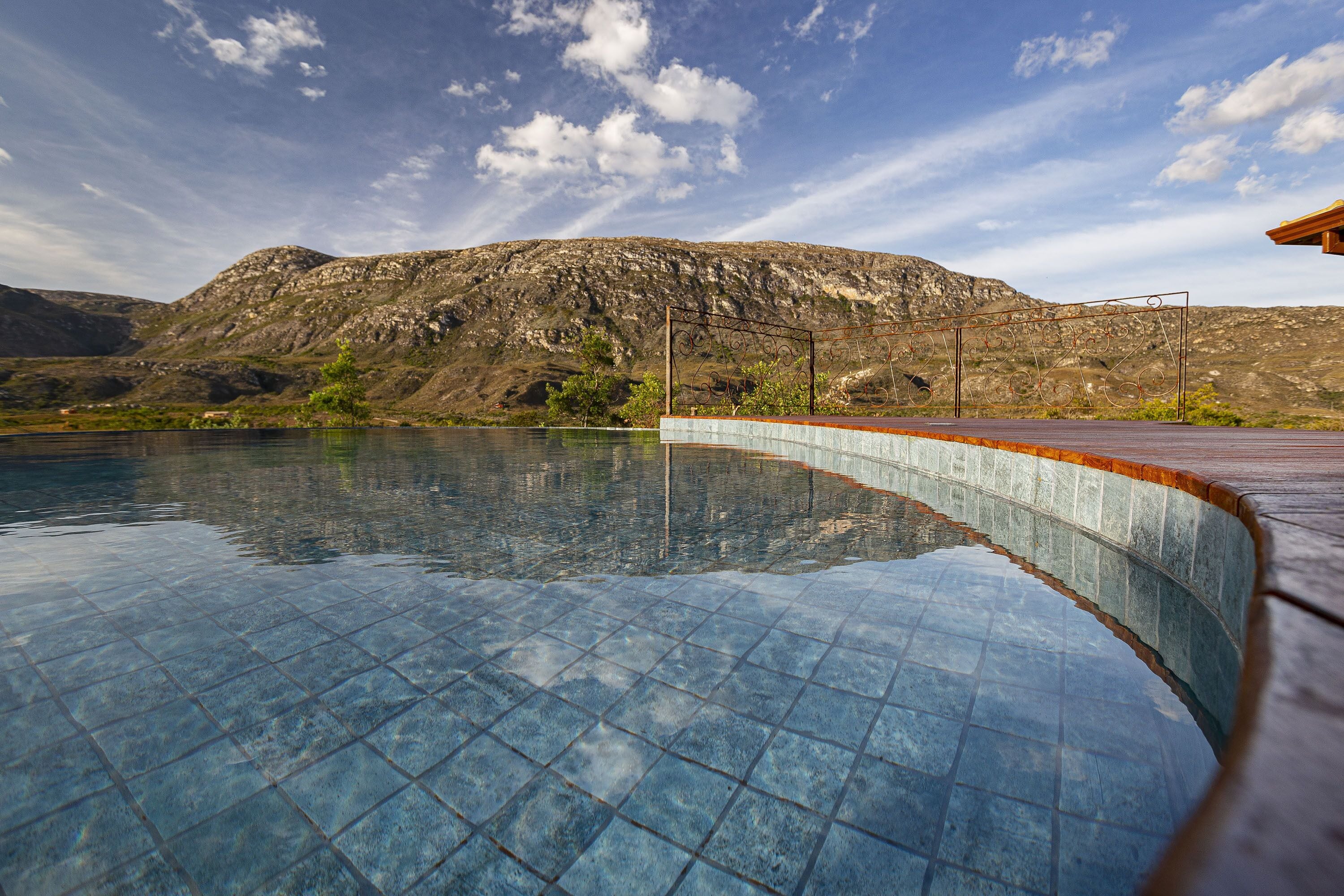 Casa dos Ipes | Hiên