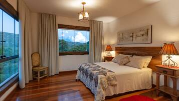 Casa Jatoba | Egyptian cotton sheets, premium bedding, pillow-top beds, free WiFi