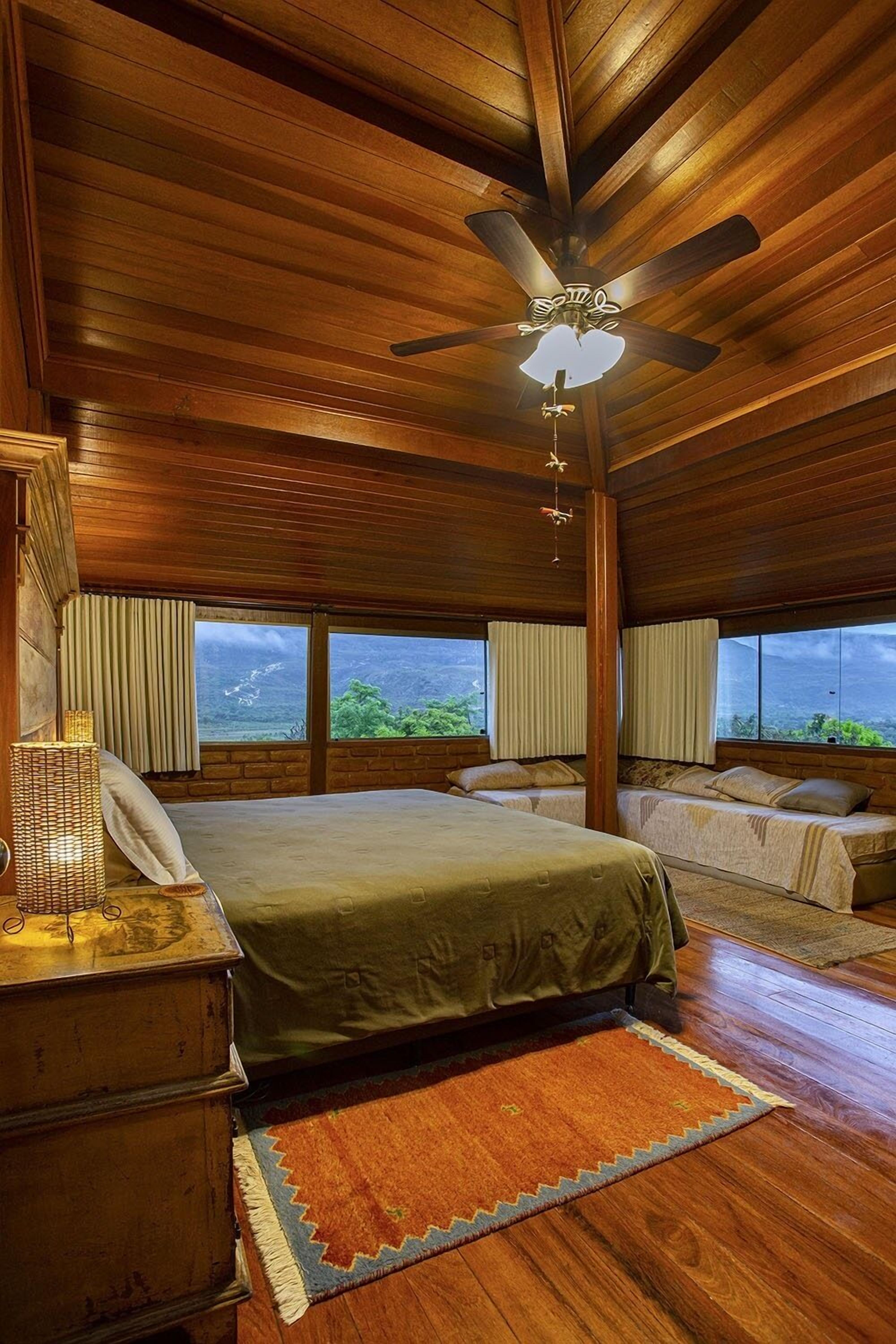 Egyptian cotton sheets, premium bedding, pillowtop beds