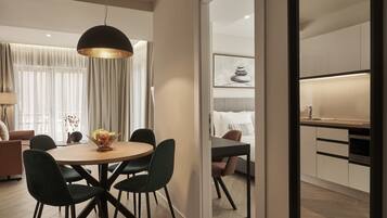 Apartamento superior | Sala de jantar