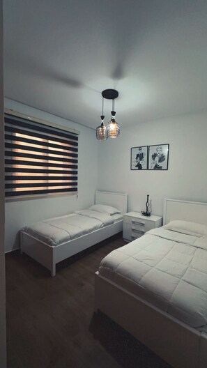 2 chambres, fer et planche à repasser, Wi-Fi gratuit, draps fournis