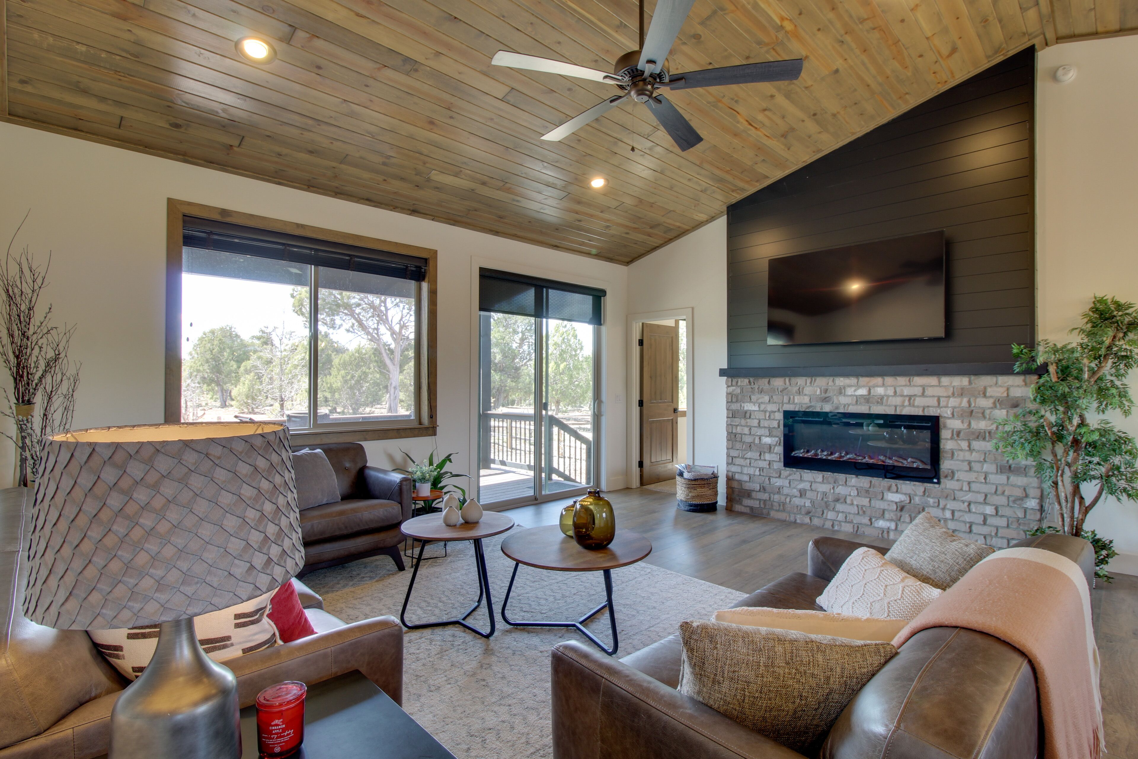 2021 Build: Bison Cabin Near Golfing & Hiking!