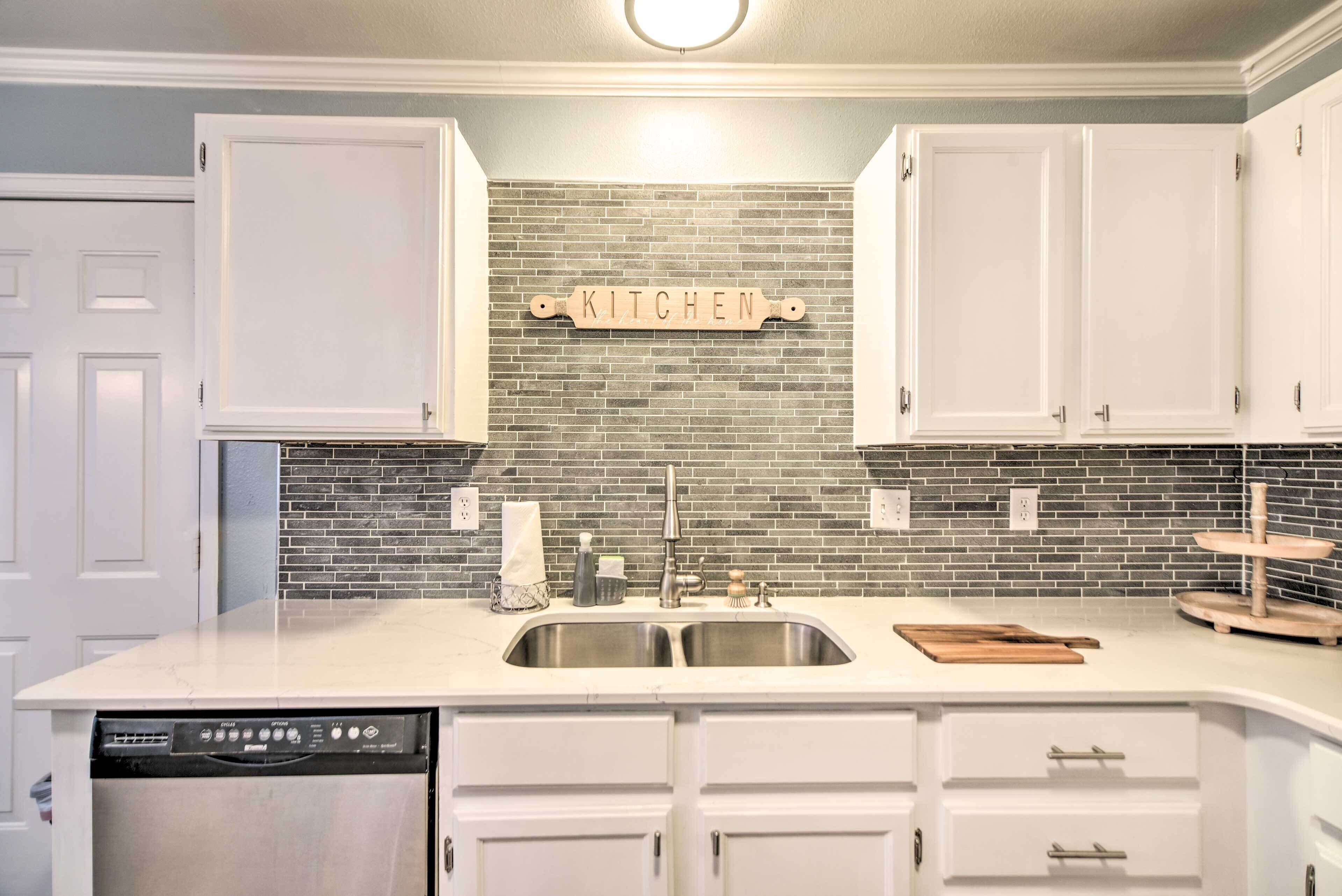 Loveland Duplex w/ Large Yard: 2 Mi to Dtwn