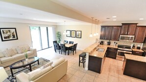 Living room - Fountains Retreat (Davenport)