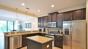 Private kitchen - Fountains Retreat (Davenport)