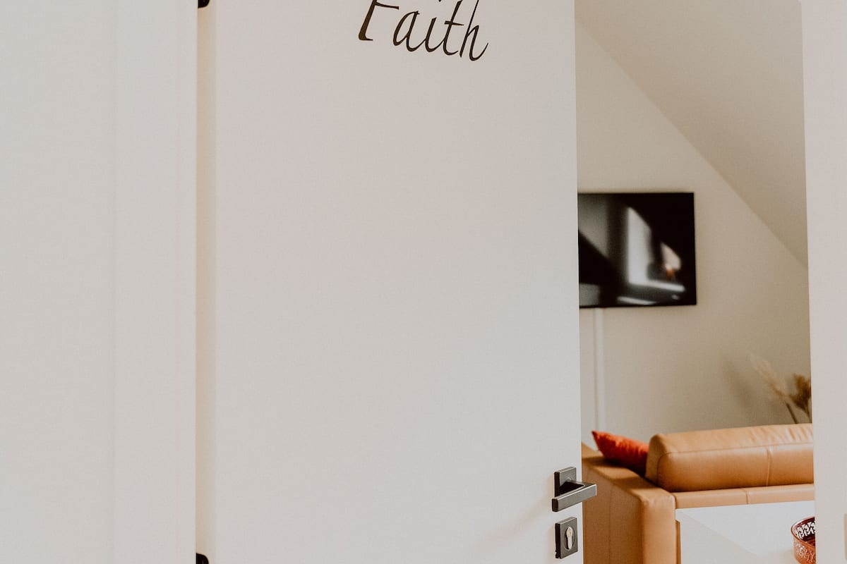 Deluxe Apartment | 1 bedroom, blackout curtains, iron/ironing board, free WiFi