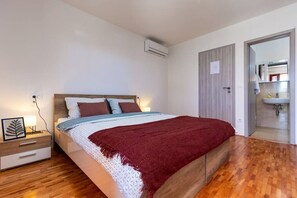 1 Schlafzimmer, Schreibtisch, Bügeleisen/Bügelbrett, WLAN