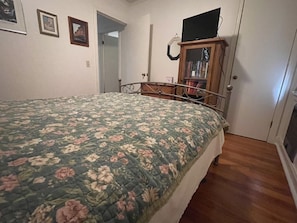 2 bedrooms, desk, free WiFi, bed sheets - On the University of the South campus, Sewanee, TN. (Sewanee)
