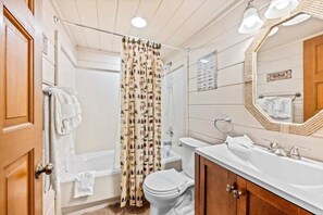 Shower, shampoo - mtn view • free Dollywood tckt (Bears Down Under) (Gatlinburg)