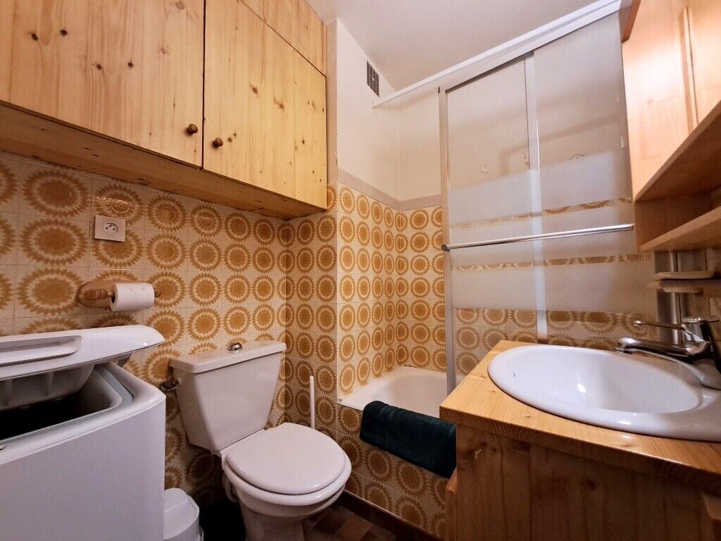 Hårføner og håndklær