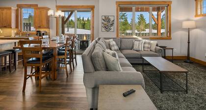 Four Master Suites!*Hot tub*On the Golf Range - Great Value