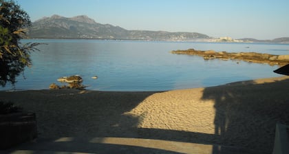 Country house overlooking Calvi harbour, 200m from Arinella beach