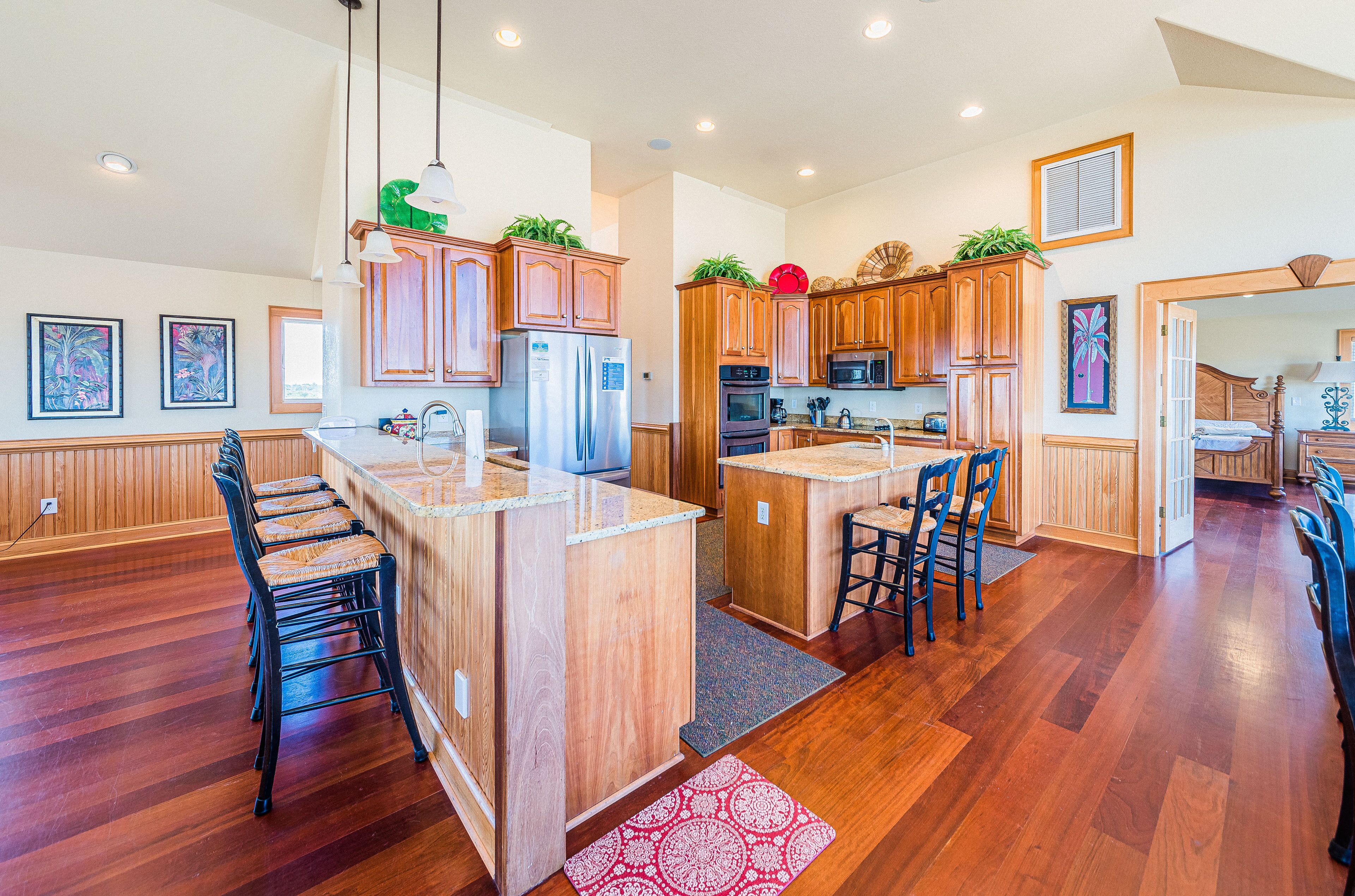 C9136 Blue Moon. 4x4 Area, Ocean Views, Pool, Hot Tub, Pets OK