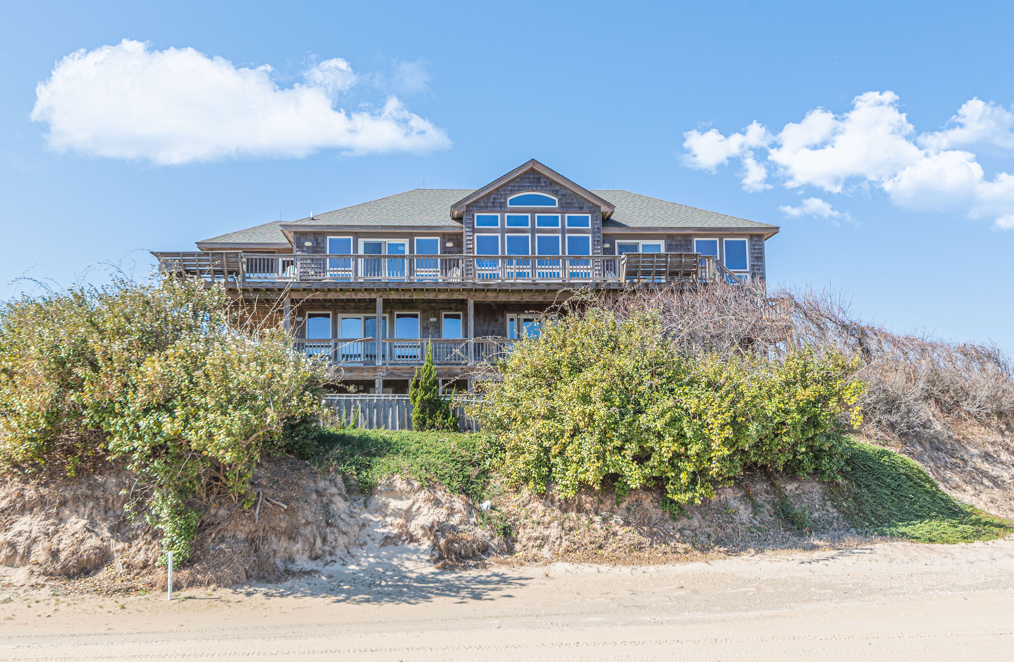 C9136 Blue Moon. 4x4 Area, Ocean Views, Pool, Hot Tub, Pets OK