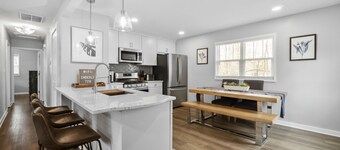 Brand New! Enderly Park Retreat, 5 Minutes to Uptown CLT!