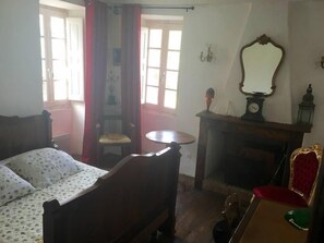 Comfort Room, Mountain View, Mountainside | Individually decorated, individually furnished, bed sheets - Chambres A Casa De Giovanni en Corse (Pietra-di-Verde)