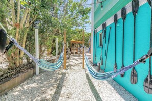 Property grounds - Gertrude's Siesta | 1 min walk to Beach Path | Free Bikes, Boards & Trolley! (Siesta Key)
