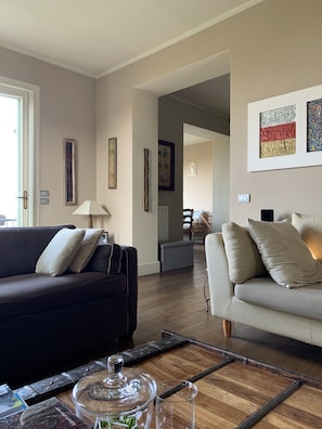 Smart TV, fireplace, table football, books - GREAT VIEW HOUSE - LAKE MAGGIORE 10 MINUTES FROM STRESA AND THE BORROMEE ISLANDS (Calogna)
