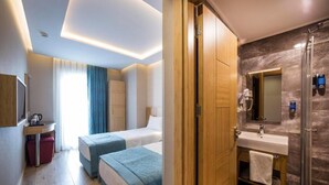 Standard Twin Room | Minibar, in-room safe, soundproofing, WiFi (free) - The Meretto Hotel Laleli (Istanbul)