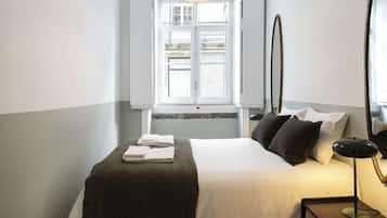 2 bedrooms, desk, iron/ironing board, travel crib