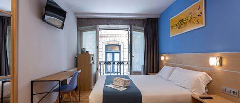 Couette en duvet d'oie, coffres-forts dans les chambres, bureau