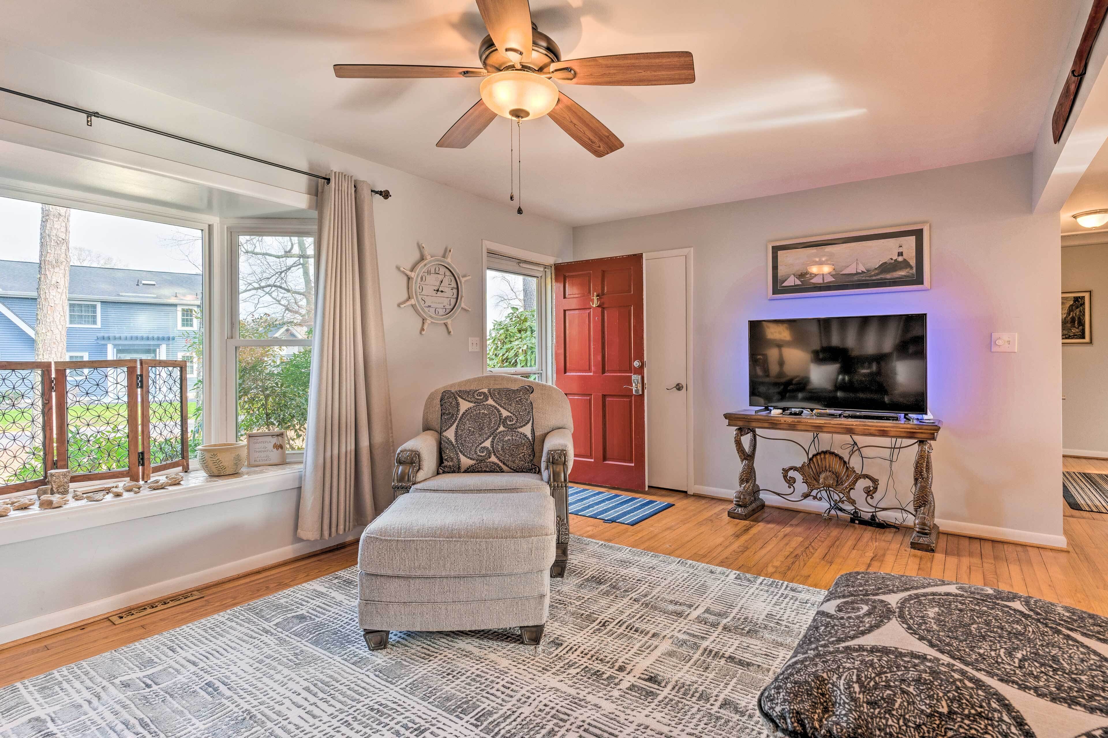 Bright Reedville Abode w/ Dock on Whays Creek!