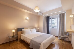 Room - Prime Location 2BR next to the Acropolis (Athens)