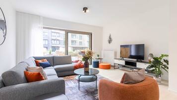 Télévision, chaßne hi-fi, espaces bureaux