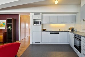 Fridge, microwave, oven, stovetop - Huswell - Penthouse with big terrace and sea view (Oostende)