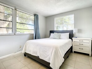 3 bedrooms, desk, iron/ironing board, free WiFi - Fully Equipped 3BR Home in Deltona FL (Deltona)