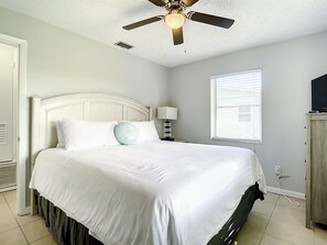3 bedrooms, desk, iron/ironing board, free WiFi - Fully Equipped 3BR Home in Deltona FL (Deltona)