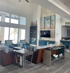 Télévision, espaces bureaux