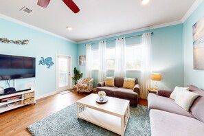 TV - Beach service included at gated coastal condo with pool, hot tub, W/D, & balcony (Miramar Beach)