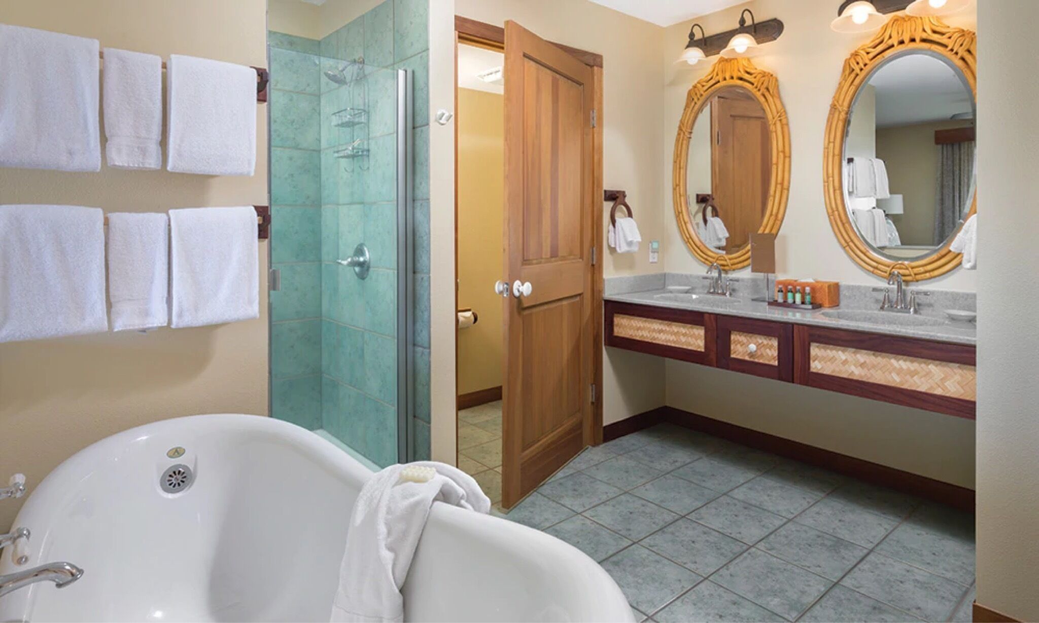 Kona Hawiian Resort 2 BR