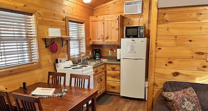 American Pines Cabin, 5 miles from Mt Rushmore!