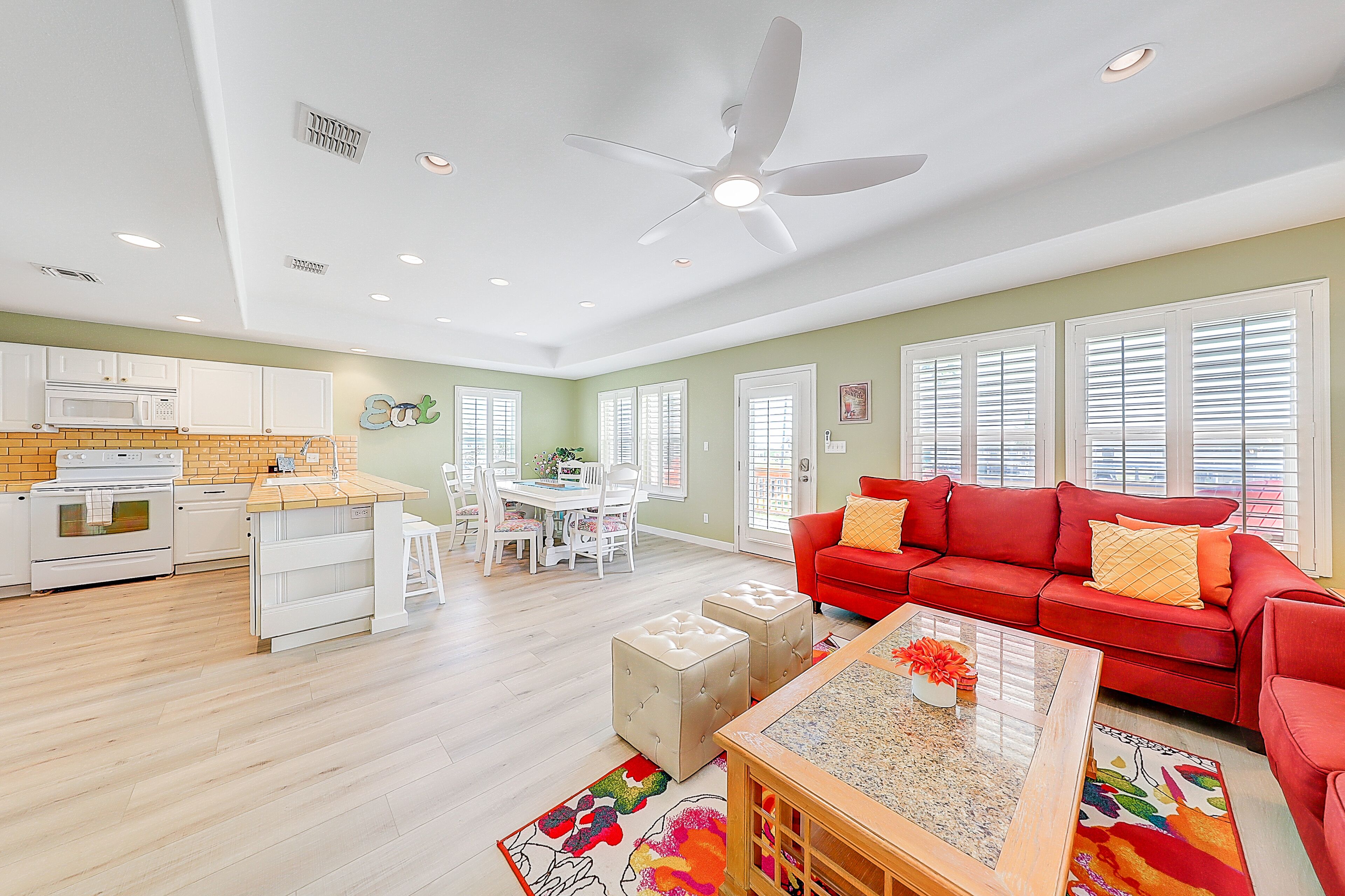 Ocean-view home with fast WiFi, central AC, and private washer/dryer