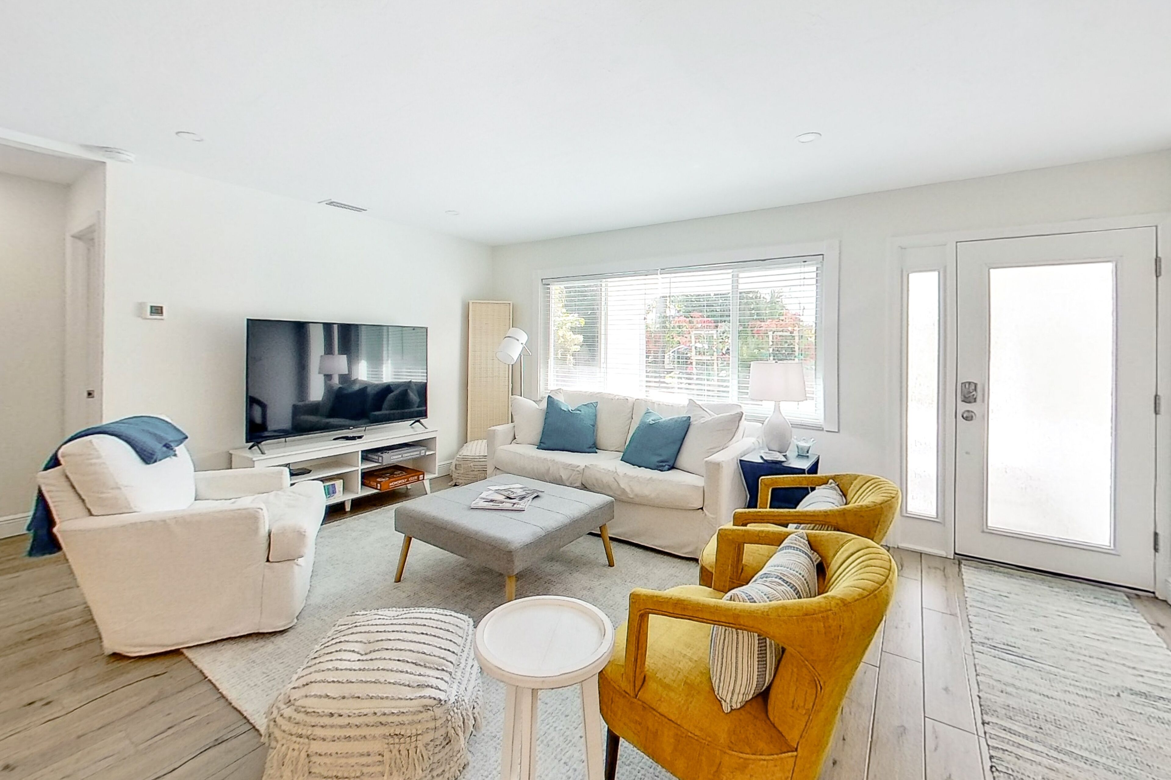 Spacious & beautiful home with fast WiFi, central AC, patio, and W/D
