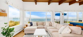 Waterfront cabin w/ incredible views & beach access.