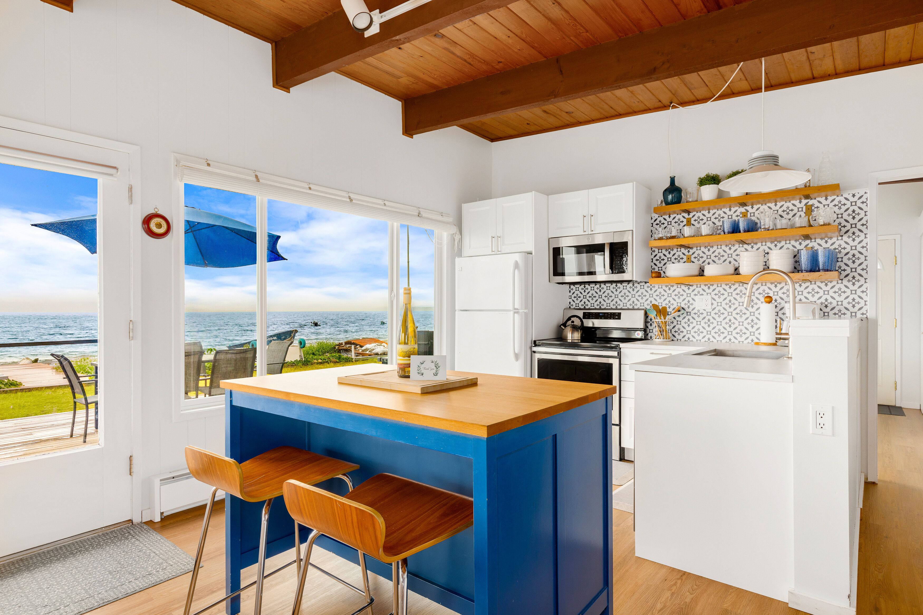 冰箱、微波炉、烤箱、炉灶