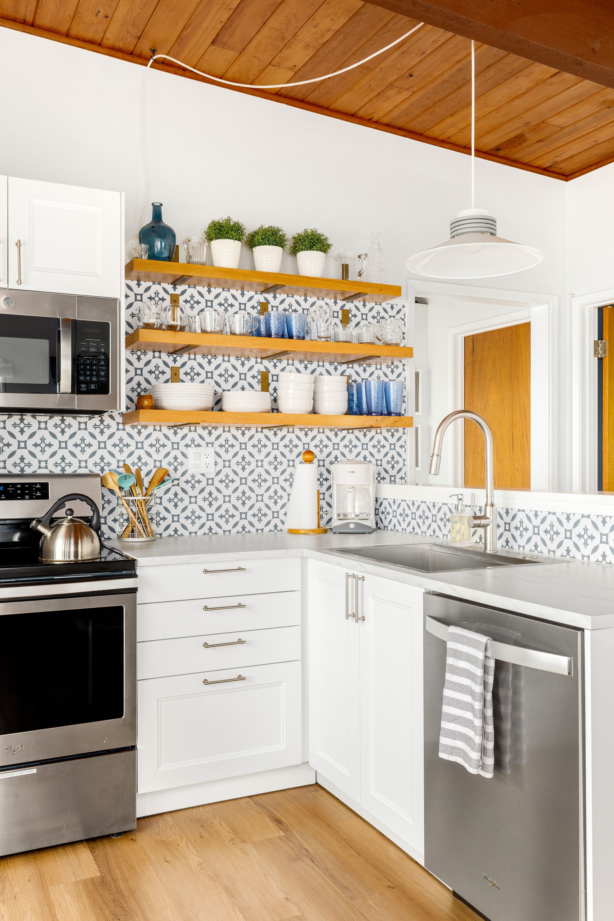 冰箱、微波炉、烤箱、炉灶