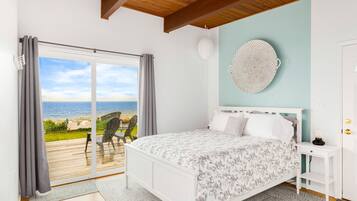 2 bedrooms, travel crib, free WiFi, bed sheets