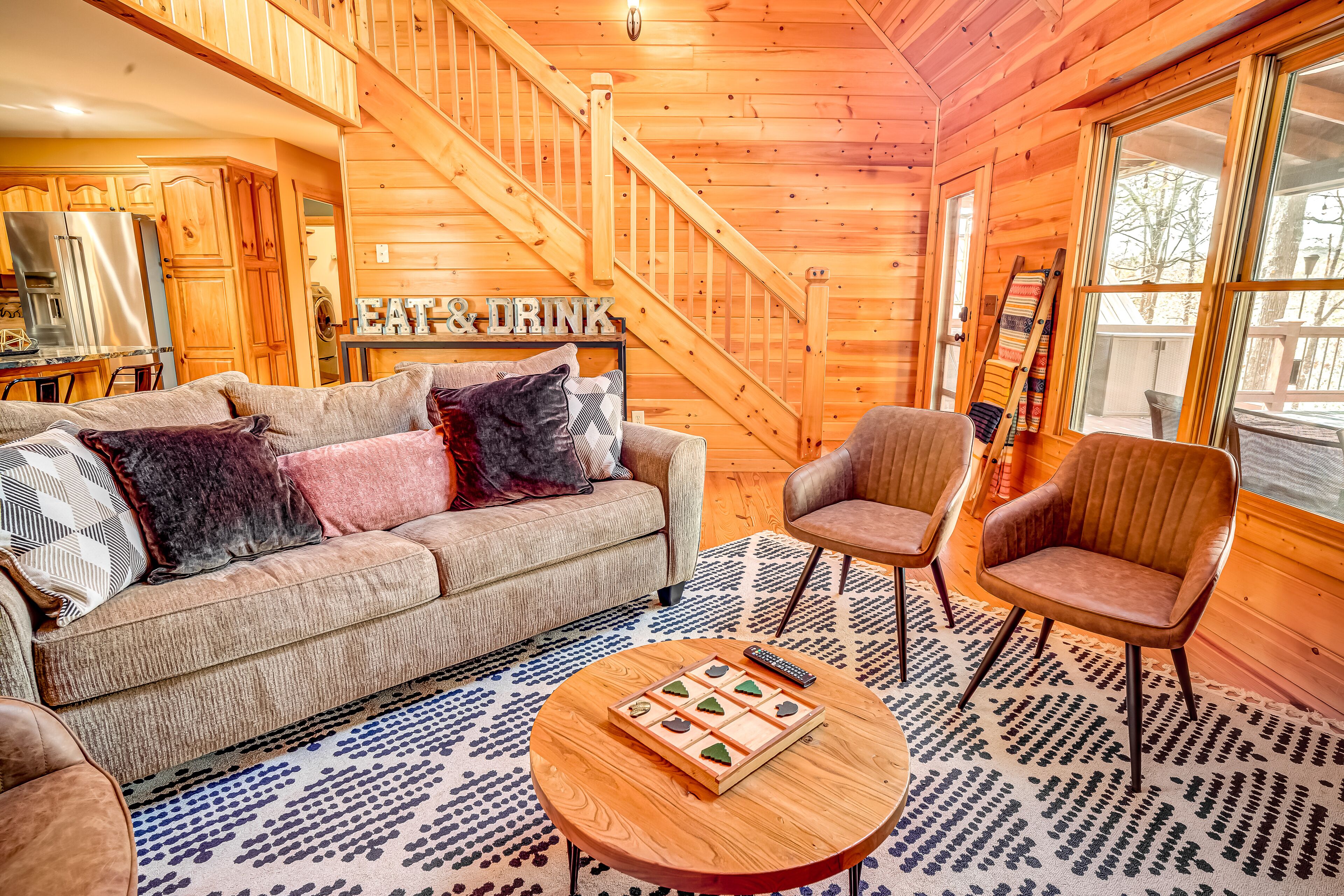 Mountain-view oasis with private hot tub, decks, outdoor bar, and WiFi